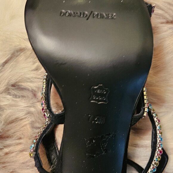 NIB Donald Pliner Leather Rhinestone Pumps, 7.5 - Picture 12 of 12